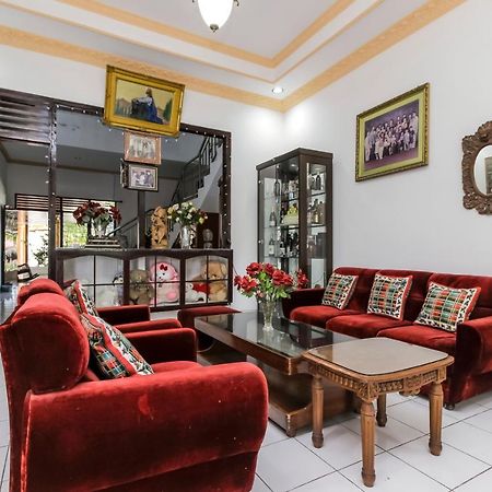 Hotel Reddoorz Near Sam Ratulangi Airport Manado Esterno foto